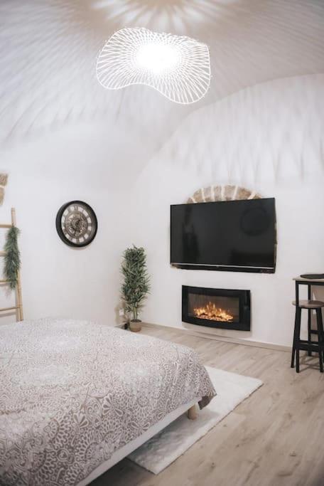 Appartement 2 Pieces Jacuzzi Бриуд Экстерьер фото