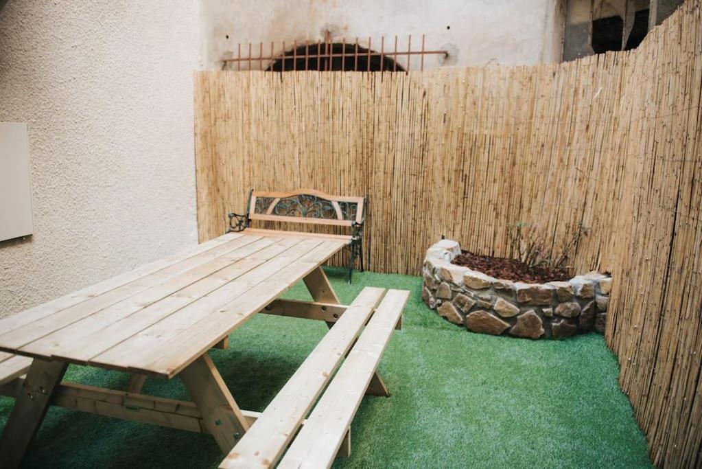 Appartement 2 Pieces Jacuzzi Бриуд Экстерьер фото