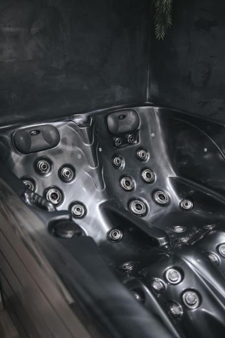 Appartement 2 Pieces Jacuzzi Бриуд Экстерьер фото